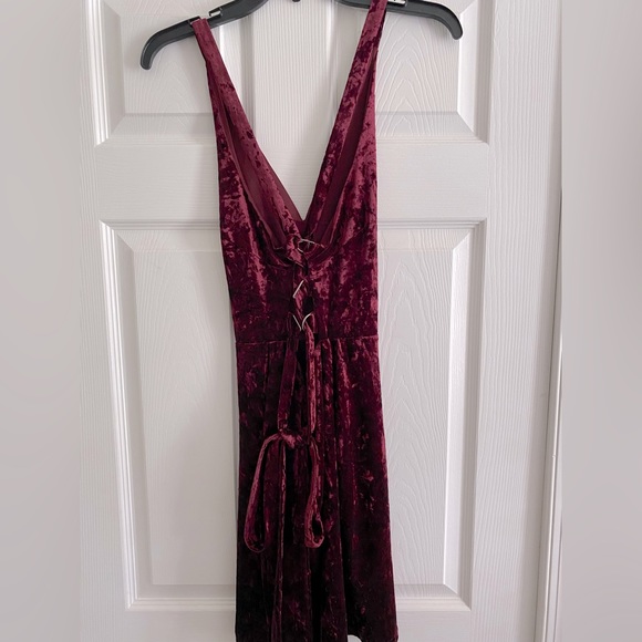 Deep Red Velvet Dress - Picture 2 of 3